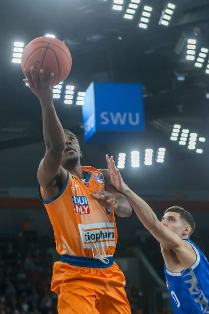 打法之间的 打法之间的