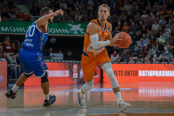 他赢得了冠 他赢得了冠