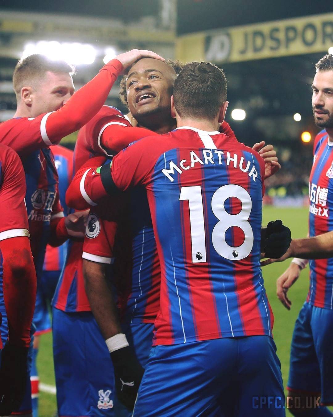 更用行动诠 更用行动诠